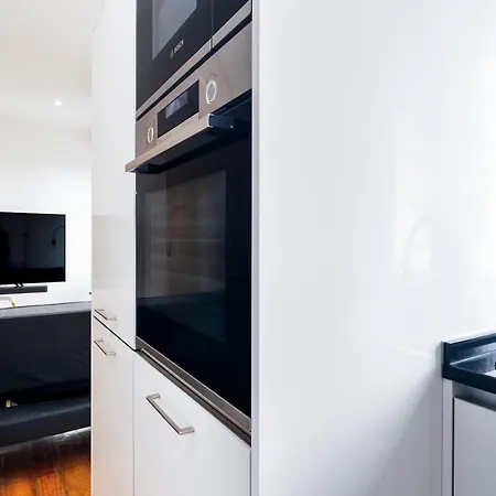 Apartment 1 Bedroom With Ac Fiber Optic Internet Лісабон