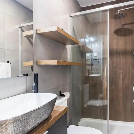 Apartment 1 Bedroom With Ac Fiber Optic Internet Апартаменти *