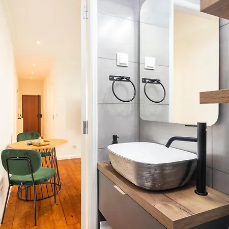Apartment 1 Bedroom With Ac Fiber Optic Internet Лісабон